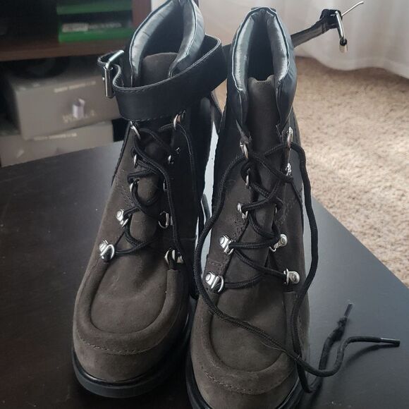 NWT Nine West Smokino Black Suede Lace‑Up Platform Booties Womens Size 9.5 - Picture 2 of 9